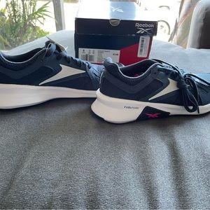 New Reebok advanced women’s trainette shoe.